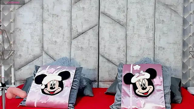 Snapshot of NiicolleMiller chatting on November 23, 2025, 10:36 am NiicolleMiller online show from November 23, 2025, 10:36 am