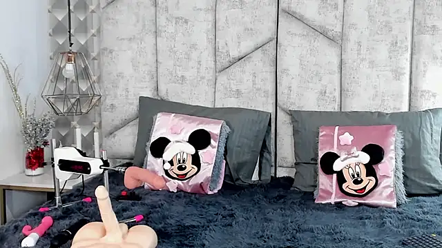 Snapshot of NiicolleMiller chatting on November 14, 2025, 12:14 am NiicolleMiller online show from November 14, 2025, 12:14 am