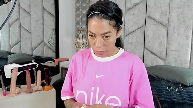 Snapshot of NiicolleMiller chatting on November 10, 2025, 11:37 am NiicolleMiller online show from November 10, 2025, 11:37 am