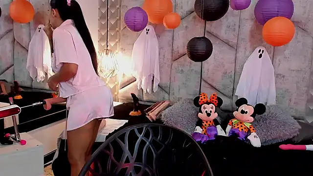 Snapshot of NiicolleMiller chatting on October 26, 2025, 12:38 pm NiicolleMiller online show from October 26, 2025, 12:38 pm