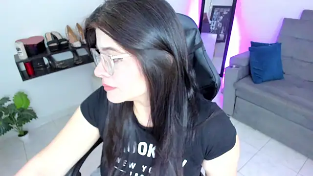 Snapshot of BellaFlaming chatting on September 20, 2025, 11:04 am BellaFlaming online show from September 20, 2025, 11:04 am