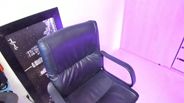 BellaFlaming online show from May 13, 2026, 11:06 am