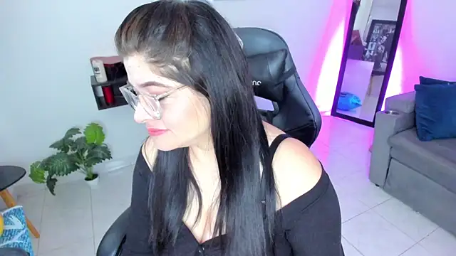 Snapshot of BellaFlaming chatting on September 19, 2025, 11:03 am BellaFlaming online show from September 19, 2025, 11:03 am