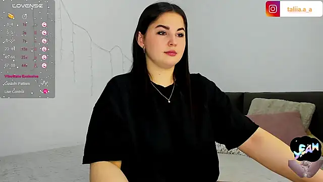 Snapshot of Talla_a chatting on March 13, 2025, 6:58 am Talla a online show from March 13, 2025, 6:58 am