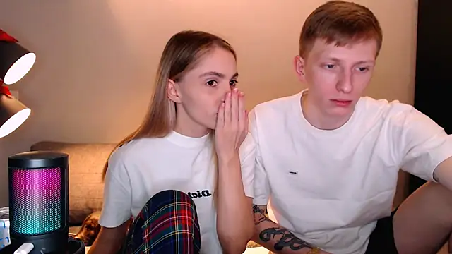 Snapshot of juliaanddima chatting on November 15, 2025, 9:52 pm juliaanddima online show from November 15, 2025, 9:52 pm