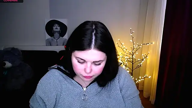 Emily Mo online show from February 25, 2025, 12:49 pm