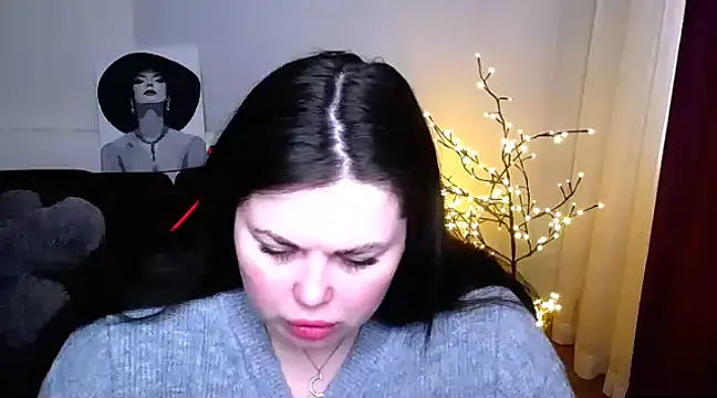 Emily Mo online show from March 2, 2025, 6:37 am