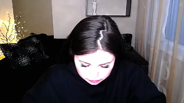 Emily Mo online show from March 18, 2025, 6:28 am