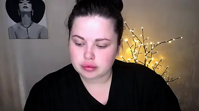 Emily Mo online show from September 11, 2025, 5:29 am