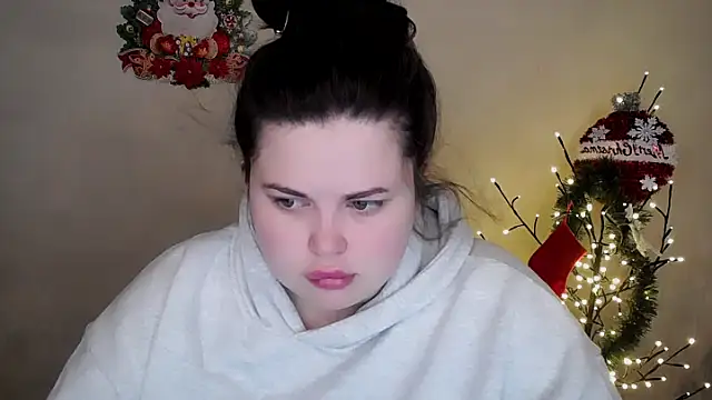 Emily Mo online show from December 17, 2025, 6:51 am