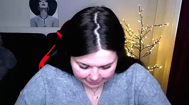 Emily Mo online show from February 28, 2025, 6:43 am