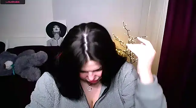 Emily Mo online show from March 5, 2025, 6:44 am