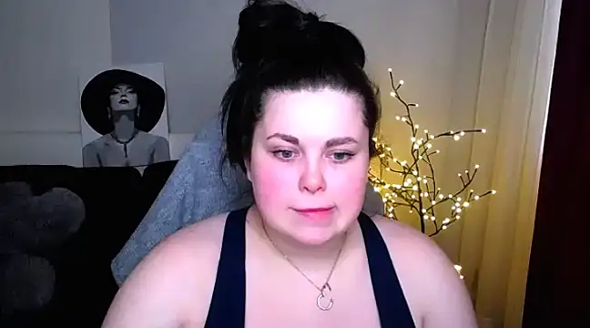 Emily Mo online show from March 2, 2025, 9:43 am