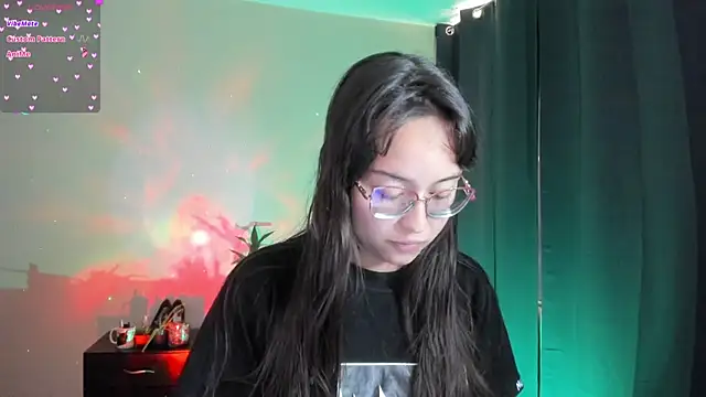 shantalc3rezo online show from December 18, 2025, 8:01 pm