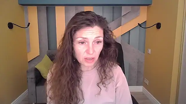 Snapshot of EllaLong chatting on March 24, 2026, 12:27 pm EllaLong online show from March 24, 2026, 12:27 pm