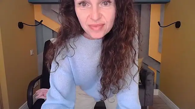 Snapshot of EllaLong chatting on April 25, 2026, 11:35 am EllaLong online show from April 25, 2026, 11:35 am