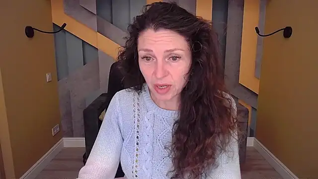 Snapshot of EllaLong chatting on April 29, 2026, 11:25 am EllaLong online show from April 29, 2026, 11:25 am