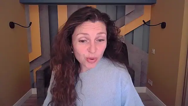 Snapshot of EllaLong chatting on May 15, 2026, 11:30 am EllaLong online show from May 15, 2026, 11:30 am