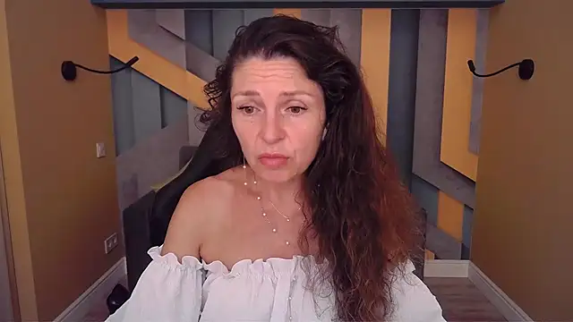 EllaLong online show from July 4, 2026, 11:38 am