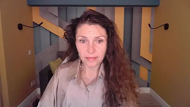 EllaLong online show from July 15, 2026, 11:50 am