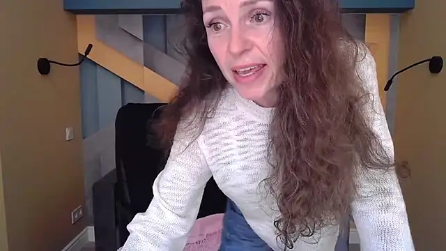 EllaLong online show from September 28, 2025, 11:39 am