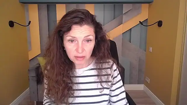 Snapshot of EllaLong chatting on March 29, 2026, 11:23 am EllaLong online show from March 29, 2026, 11:23 am