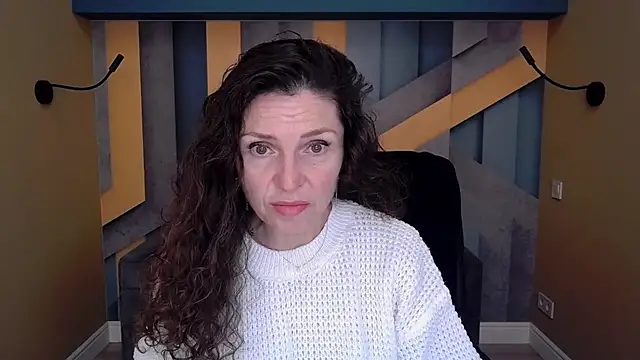 EllaLong online show from November 11, 2025, 12:33 pm