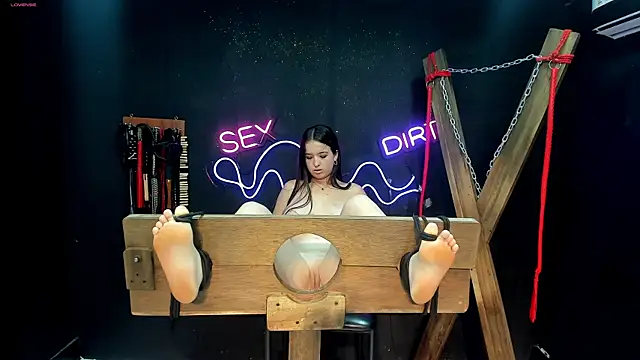 VantablackPLUS BDSMfetish online show from February 18, 2025, 3:31 pm