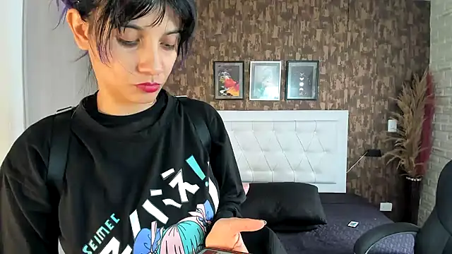 Snapshot of kitty__horny chatting on February 6, 2025, 5:09 pm kitty  horny online show from February 6, 2025, 5:09 pm