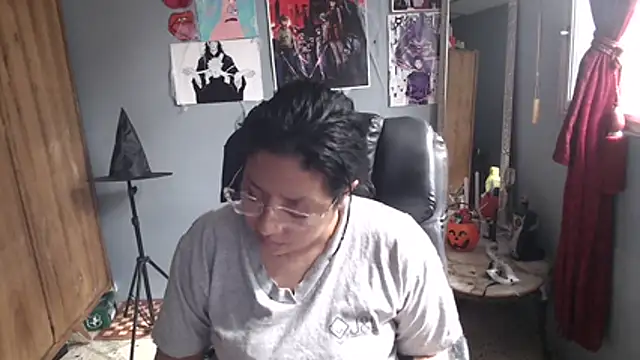 Snapshot of DanelyLopez chatting on October 14, 2025, 8:20 pm DanelyLopez online show from October 14, 2025, 8:20 pm