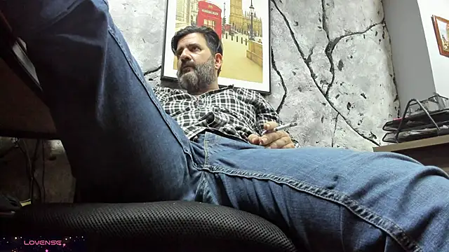 Snapshot of Maxi_TheBigDaddy chatting on November 10, 2025, 6:46 pm Maxi TheBigDaddy online show from November 10, 2025, 6:46 pm