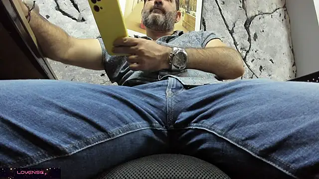 Snapshot of Maxi_TheBigDaddy chatting on November 1, 2025, 5:18 pm Maxi TheBigDaddy online show from November 1, 2025, 5:18 pm