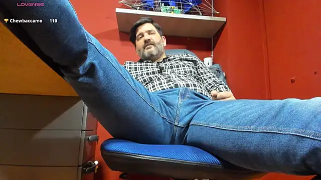 Snapshot of Maxi_TheBigDaddy chatting on March 11, 2025, 5:35 pm Maxi TheBigDaddy online show from March 11, 2025, 5:35 pm