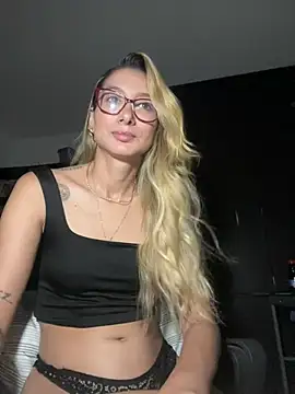 Snapshot of DanikRosse chatting on February 13, 2025, 6:52 am DanikRosse online show from February 13, 2025, 6:52 am
