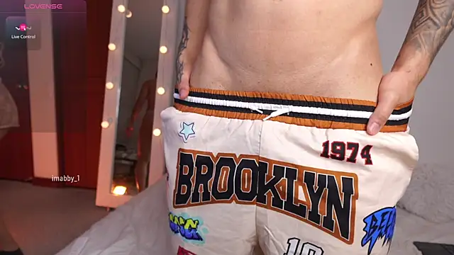 im abby  online show from November 4, 2025, 2:37 am