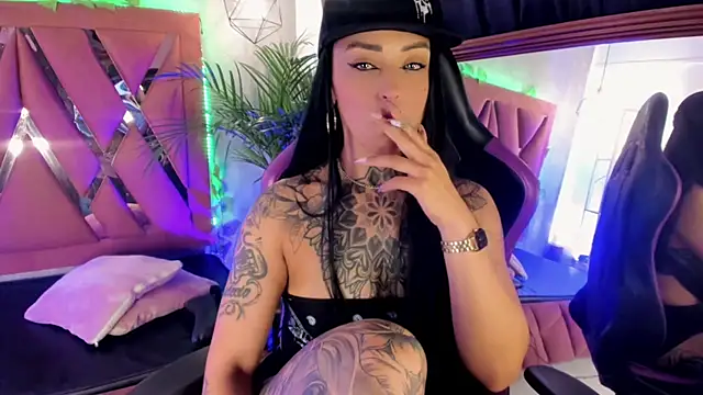 Snapshot of Megan_inked chatting on February 6, 2025, 9:32 am Megan inked online show from February 6, 2025, 9:32 am