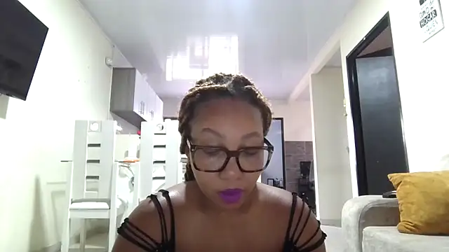 Snapshot of megan-hotxx chatting on April 8, 2026, 3:46 pm megan-hotxx online show from April 8, 2026, 3:46 pm