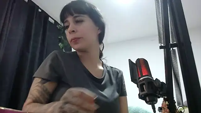 shy katy  online show from April 7, 2026, 8:05 am