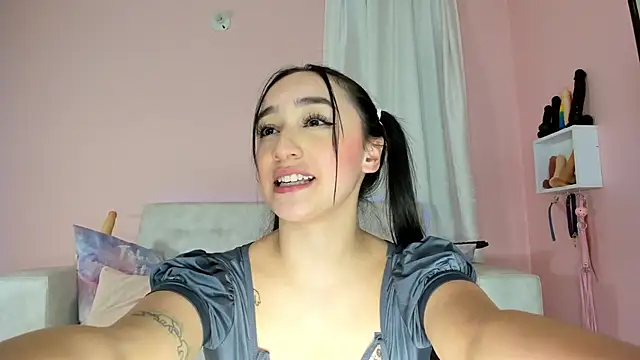 Snapshot of tinysara chatting on February 27, 2025, 9:47 pm tinysara online show from February 27, 2025, 9:47 pm