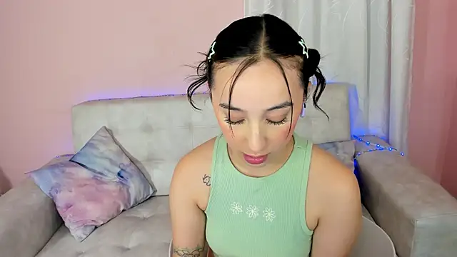 Snapshot of tinysara chatting on February 6, 2025, 10:43 pm tinysara online show from February 6, 2025, 10:43 pm