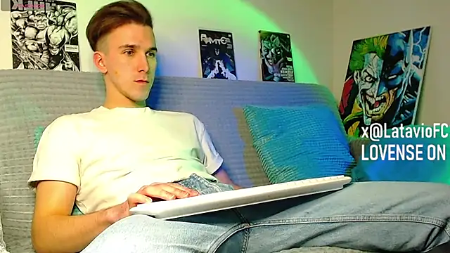 Midnighter  online show from March 31, 2026, 8:33 pm