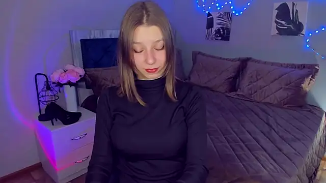 RinaMoore online show from November 22, 2025, 12:59 pm