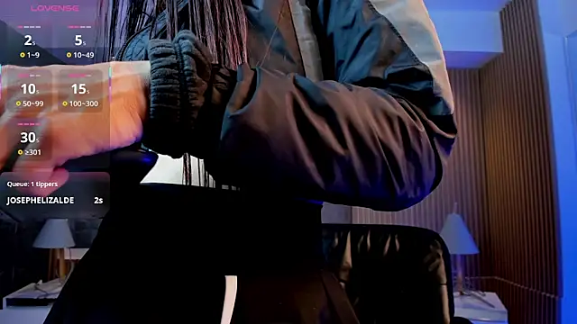 charlottewhitte online show from February 21, 2026, 1:02 pm