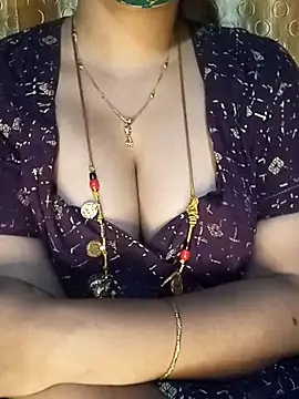 Snapshot of tuttifrutti17 chatting on March 22, 2025, 6:14 pm tuttifrutti17 online show from March 22, 2025, 6:14 pm