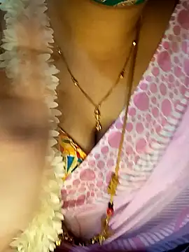 Snapshot of tuttifrutti17 chatting on January 22, 2025, 5:17 pm tuttifrutti17 online show from January 22, 2025, 5:17 pm