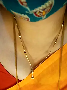 Snapshot of tuttifrutti17 chatting on December 6, 2024, 5:38 pm tuttifrutti17 online show from December 6, 2024, 5:38 pm