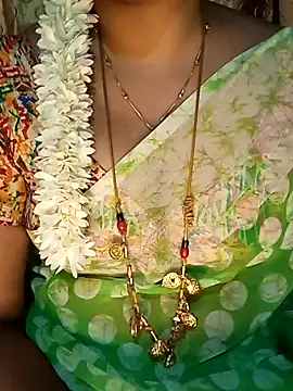 Snapshot of tuttifrutti17 chatting on February 3, 2025, 5:35 pm tuttifrutti17 online show from February 3, 2025, 5:35 pm