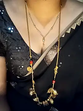 Snapshot of tuttifrutti17 chatting on December 21, 2024, 5:18 pm tuttifrutti17 online show from December 21, 2024, 5:18 pm