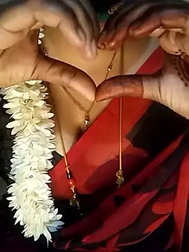 Snapshot of tuttifrutti17 chatting on March 4, 2025, 5:13 pm tuttifrutti17 online show from March 4, 2025, 5:13 pm