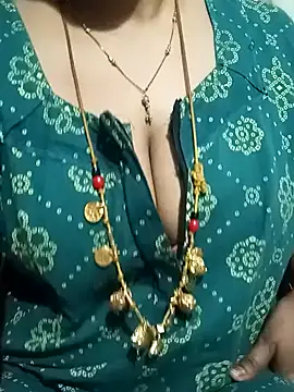 Snapshot of tuttifrutti17 chatting on January 27, 2025, 3:15 am tuttifrutti17 online show from January 27, 2025, 3:15 am